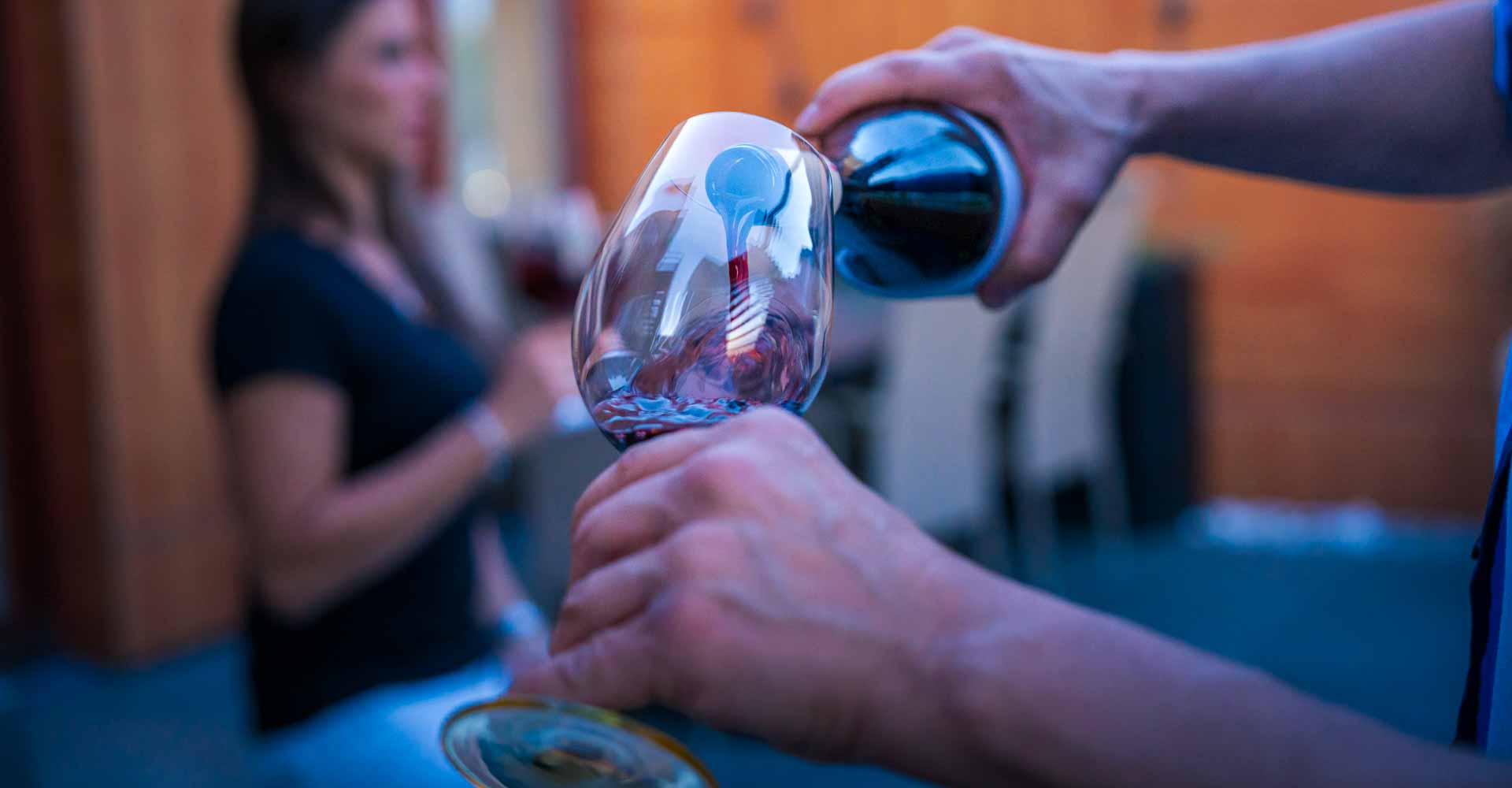 Červené víno k jídlu